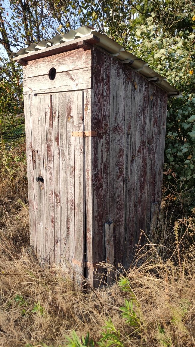 Toaleta drewniani, sławojka, wychodek, latryna, kibelek, WC budowlane