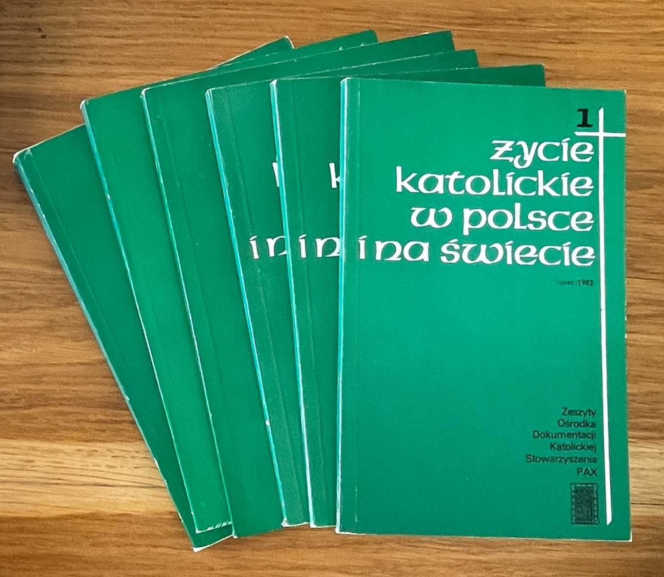 ŻYCIE KATOLICKIE w Polsce i na świecie katolicyzm religia 1982 6 tomów
