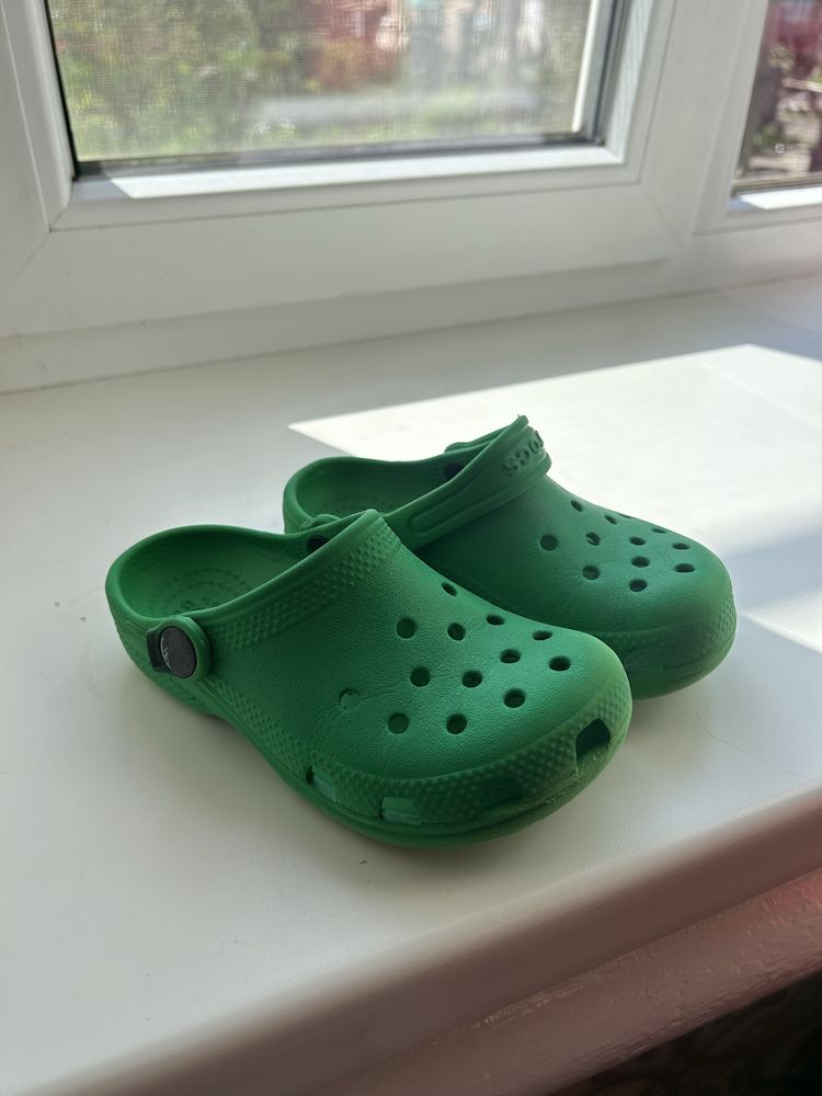 Крокси дитячі. шльопанці. дитячі зелені крокси. сабо crocs