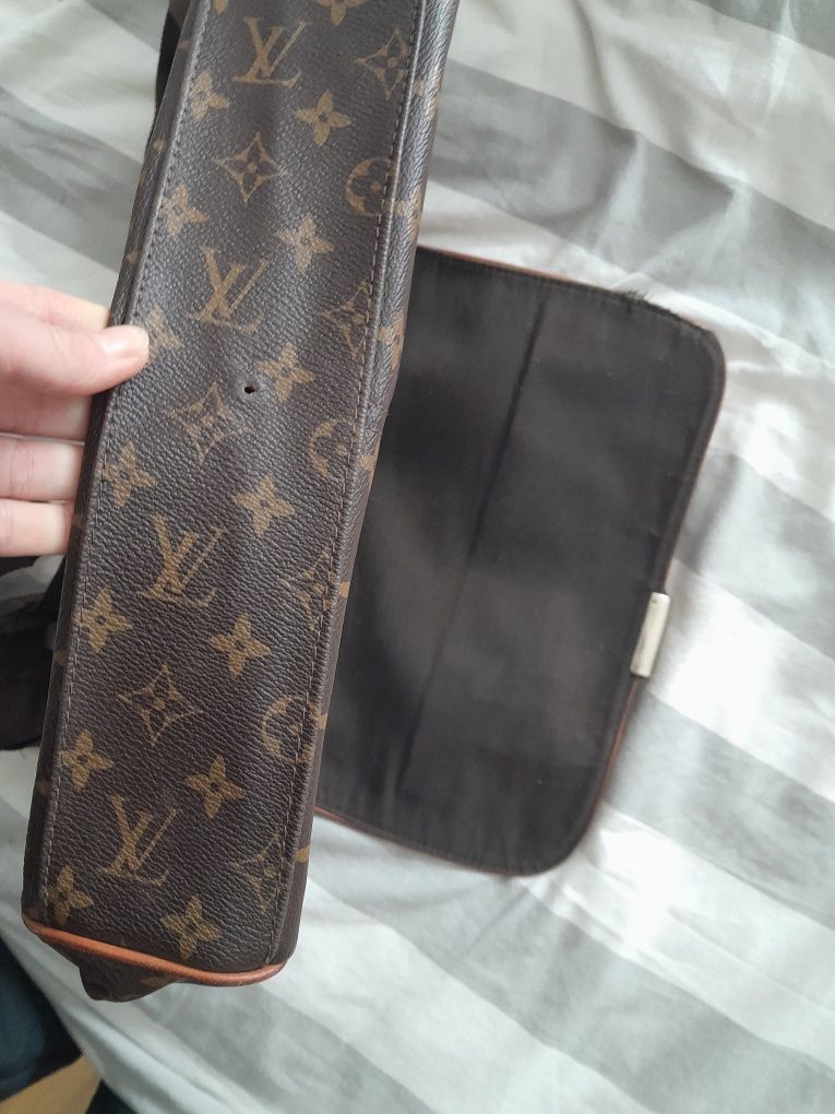 Torba na ramię Louis Vuitton skóra A4