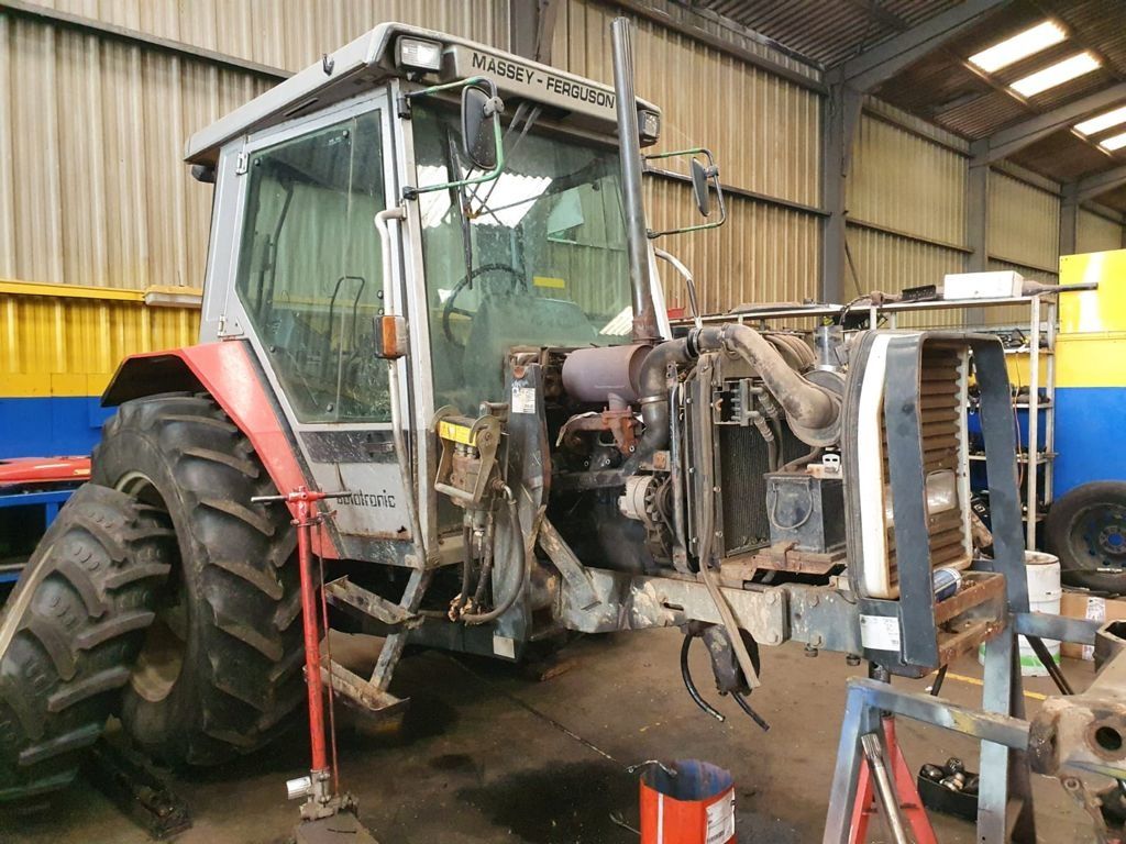 Części do ciągnika Massey-Ferguson serii 3000/6000 wszystkie