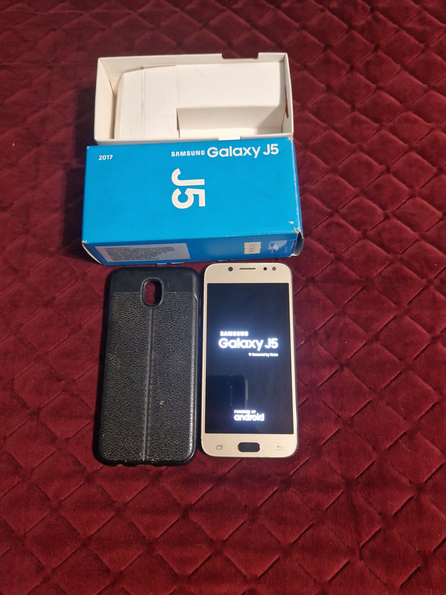 Samsung j530  продам