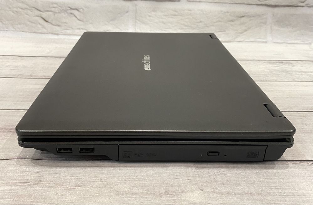 Ноутбук eMachines E528 15.6’’ Celeron 900 6GB ОЗУ/ 160GB HDD (r1498)