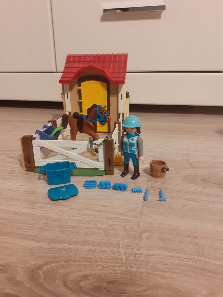 Boks dla konia . Playmobil