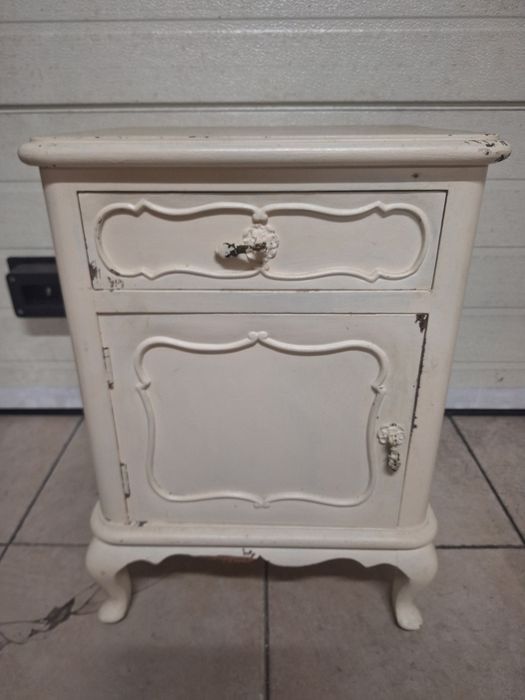 Mesa de cabeceira vintage para restaurar