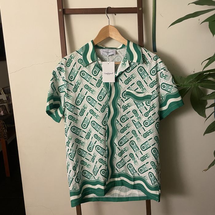 Camisa casablanca verde e branca de manga curta