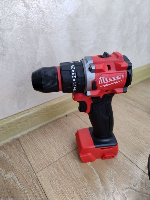 Milwaukee M18 набір шуруповерт + імпакт