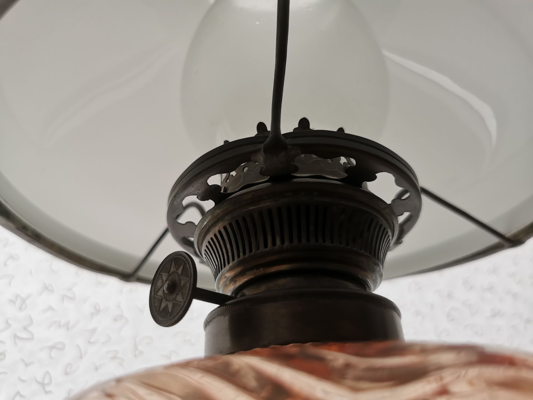 Lampa naftowa piękna - różowe szkło