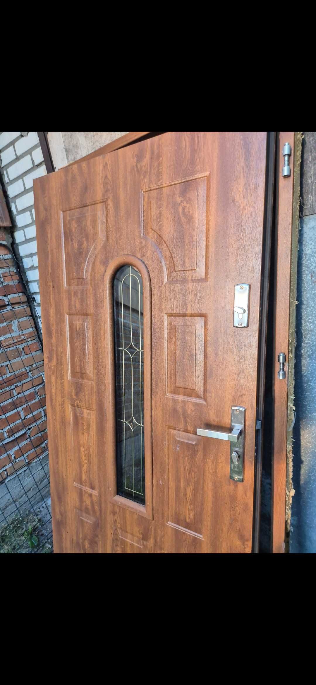Drzwi wejsciowe z futryną stan bardzo dobry lustro weneckie solidne