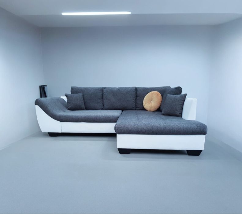 Używany narożnik z dużą funkcją spania rozkładany transport