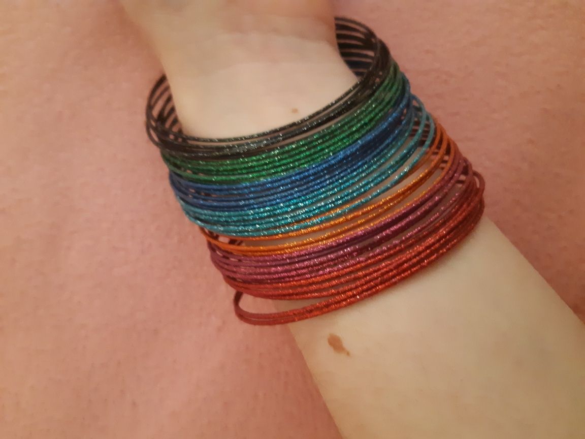 Pulseiras da H&M multicores