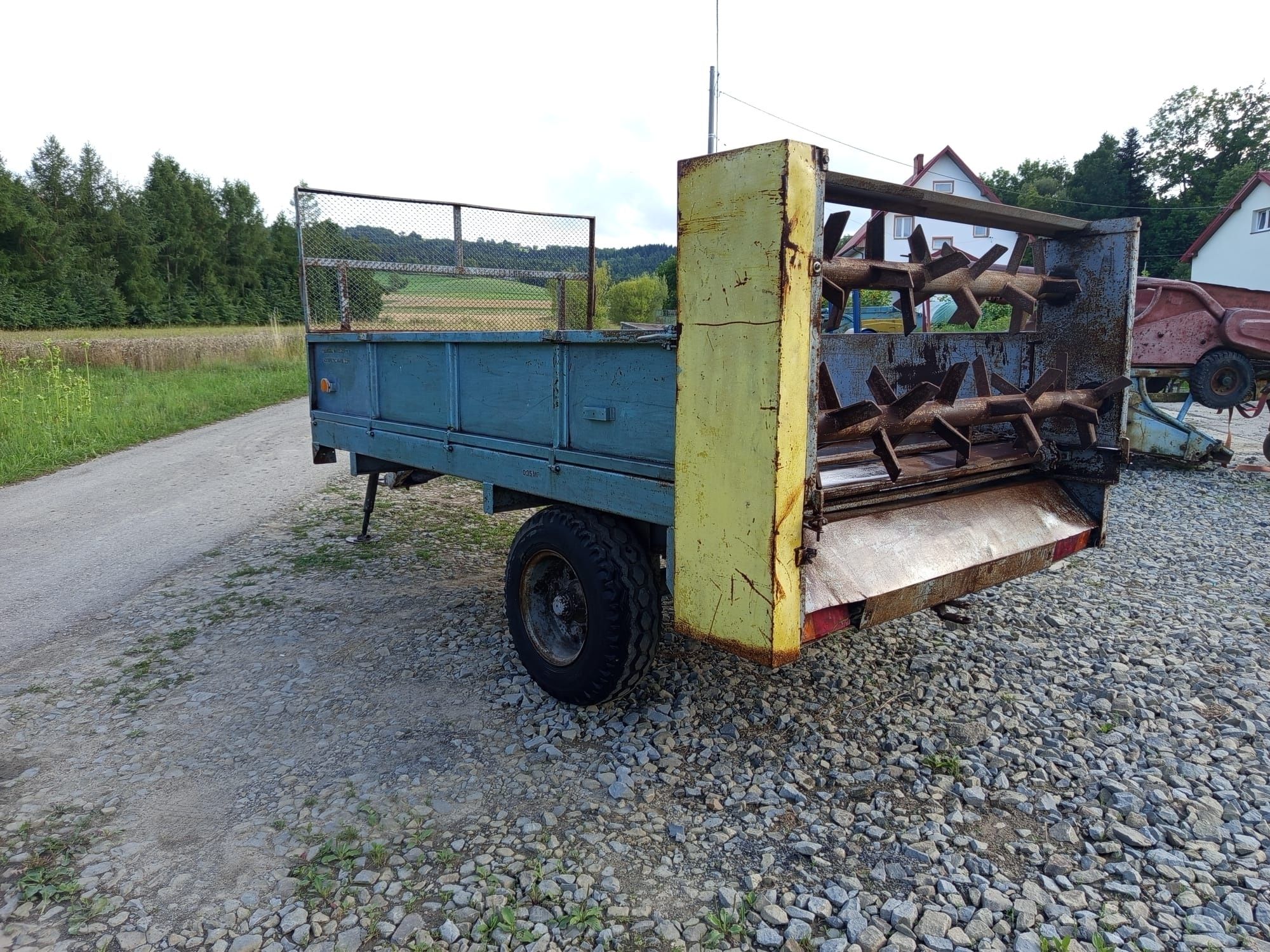 Rozrzutnik obornika 2t 2,5 tony mały transport fabryczny