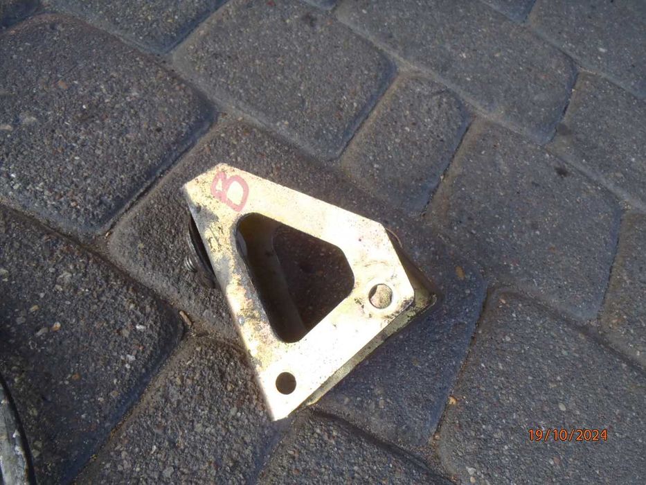 ŁAPA UCHO wspornik MOCOWANIE UCHWYT aixam ligier chatenet jdm js xtoo