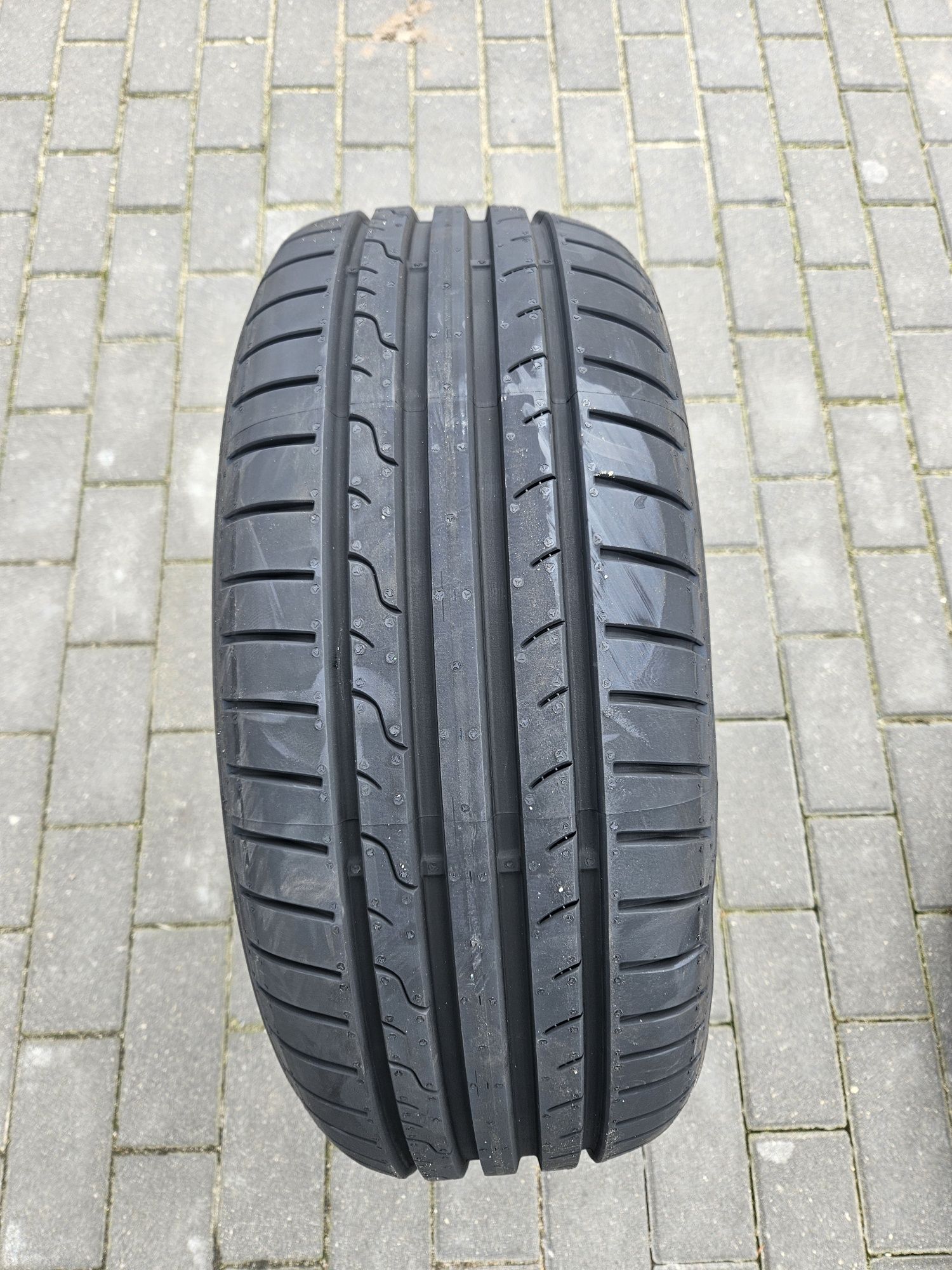 Opona Dunlop Sport Bluresponse 205/55 R16 91W nowa