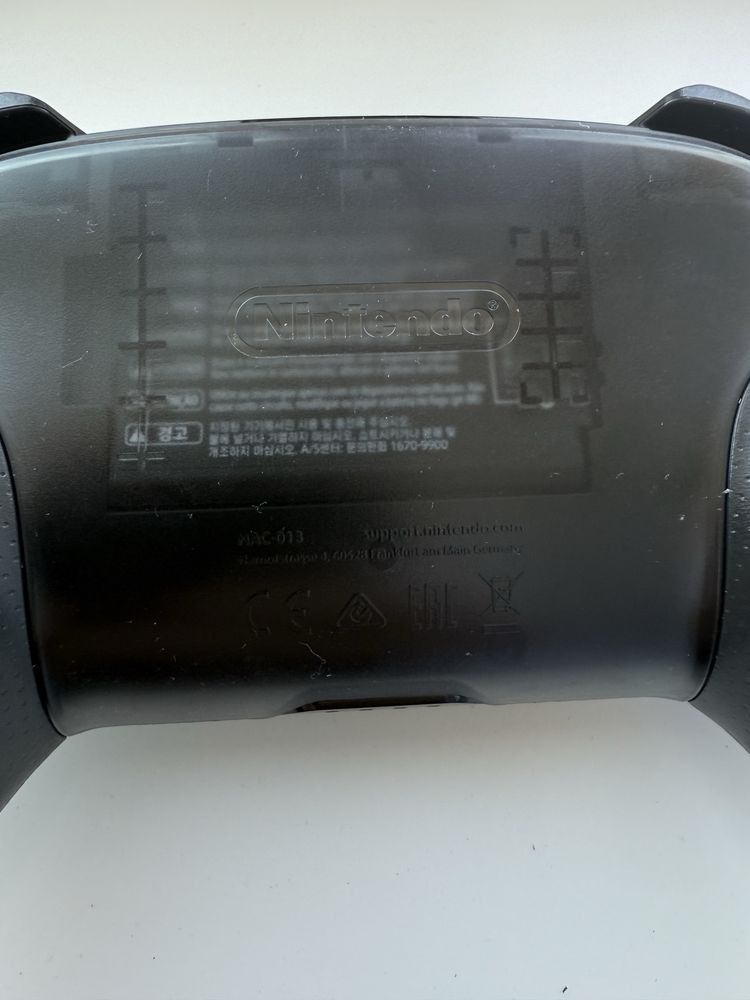 Продам Nintendo Switch Pro Controller