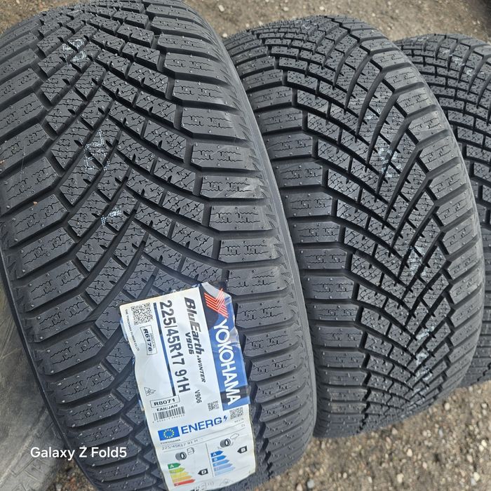 Nowe opony zimowe 225/45/17 91H Yokohama BluEarth Winter DOT4424