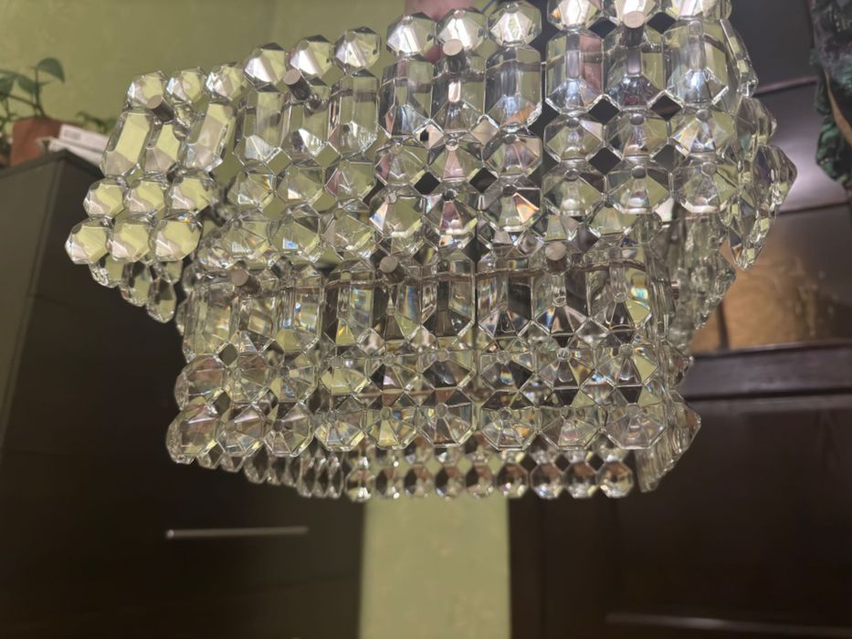 Продам люстру кришталеву