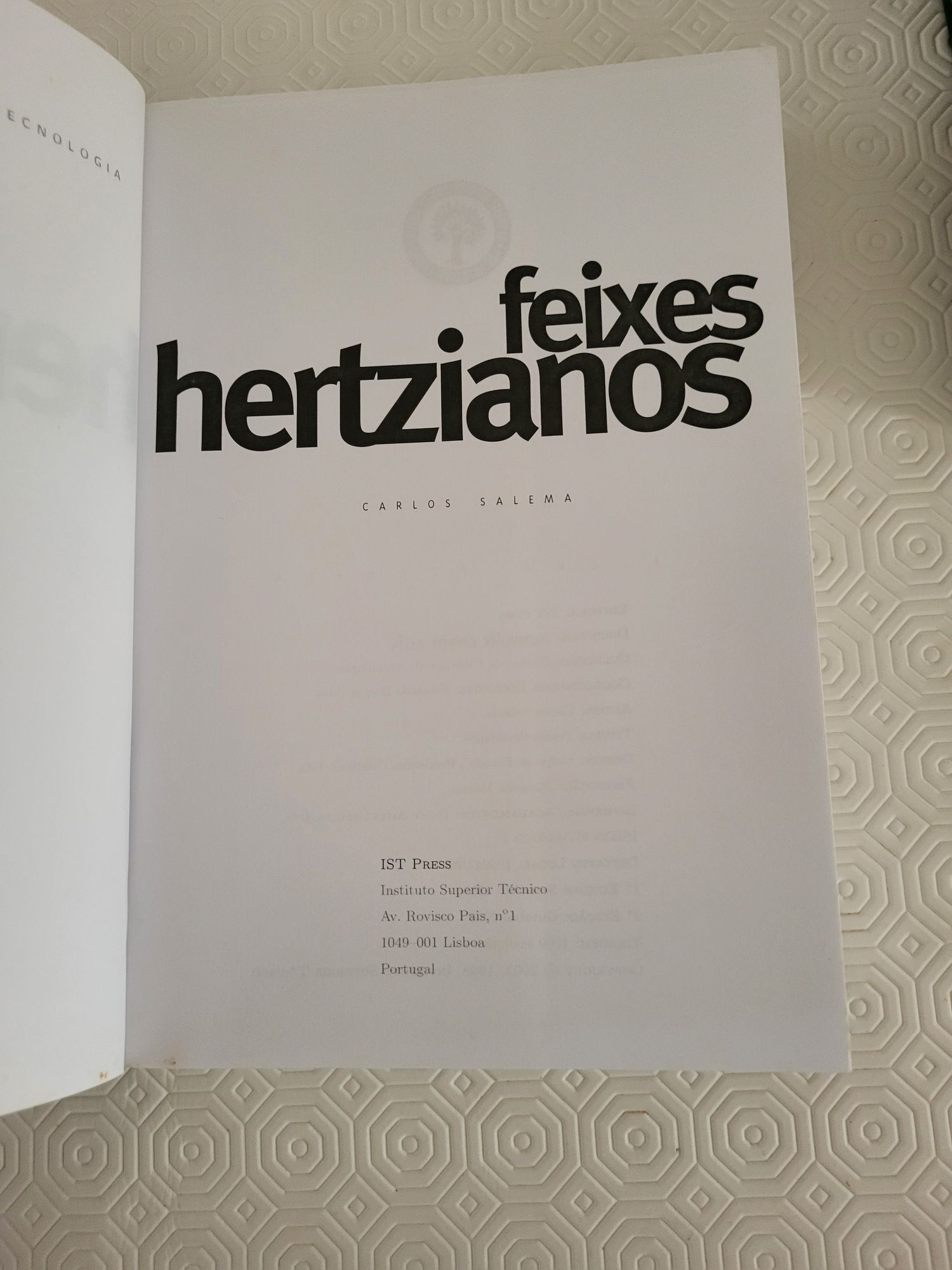 Livro Feixes Hertizianos de Carlos Salema