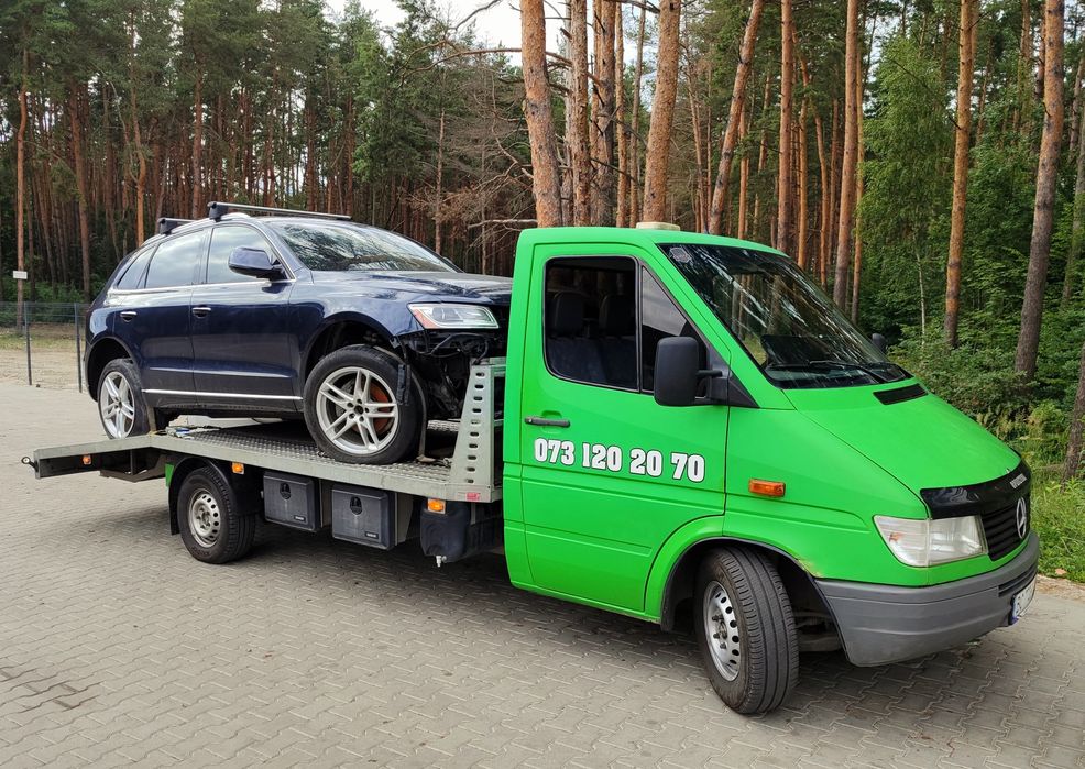 Евакуатор Львів цілодобово Лавета автовоз перевезення авто після ДТП