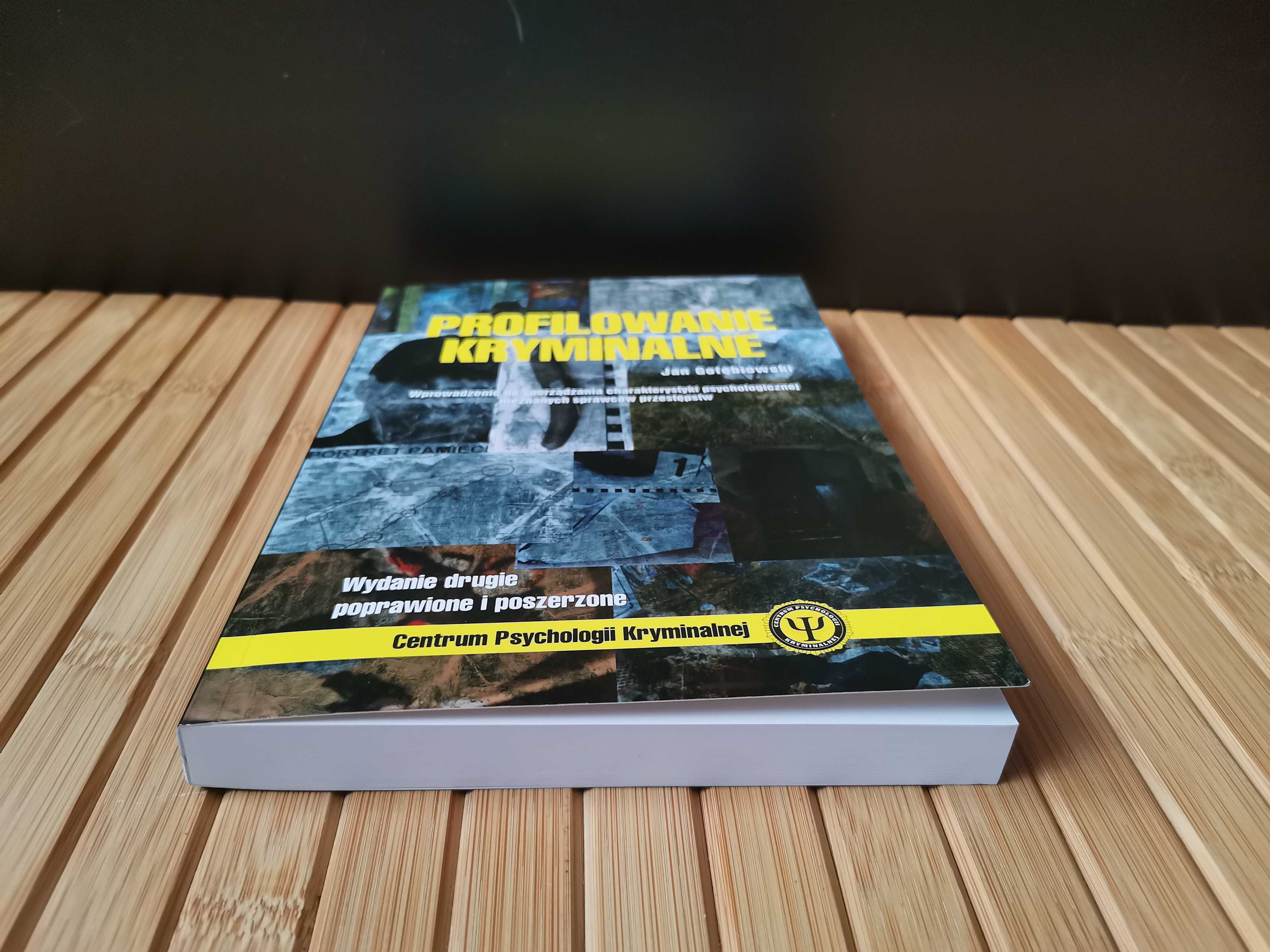 Gołębiowski Profilowanie kryminalne z autografem i dedykacją Real foty