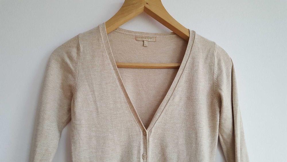 Beżowy kardigan sweterek na guziki Stradivarius S