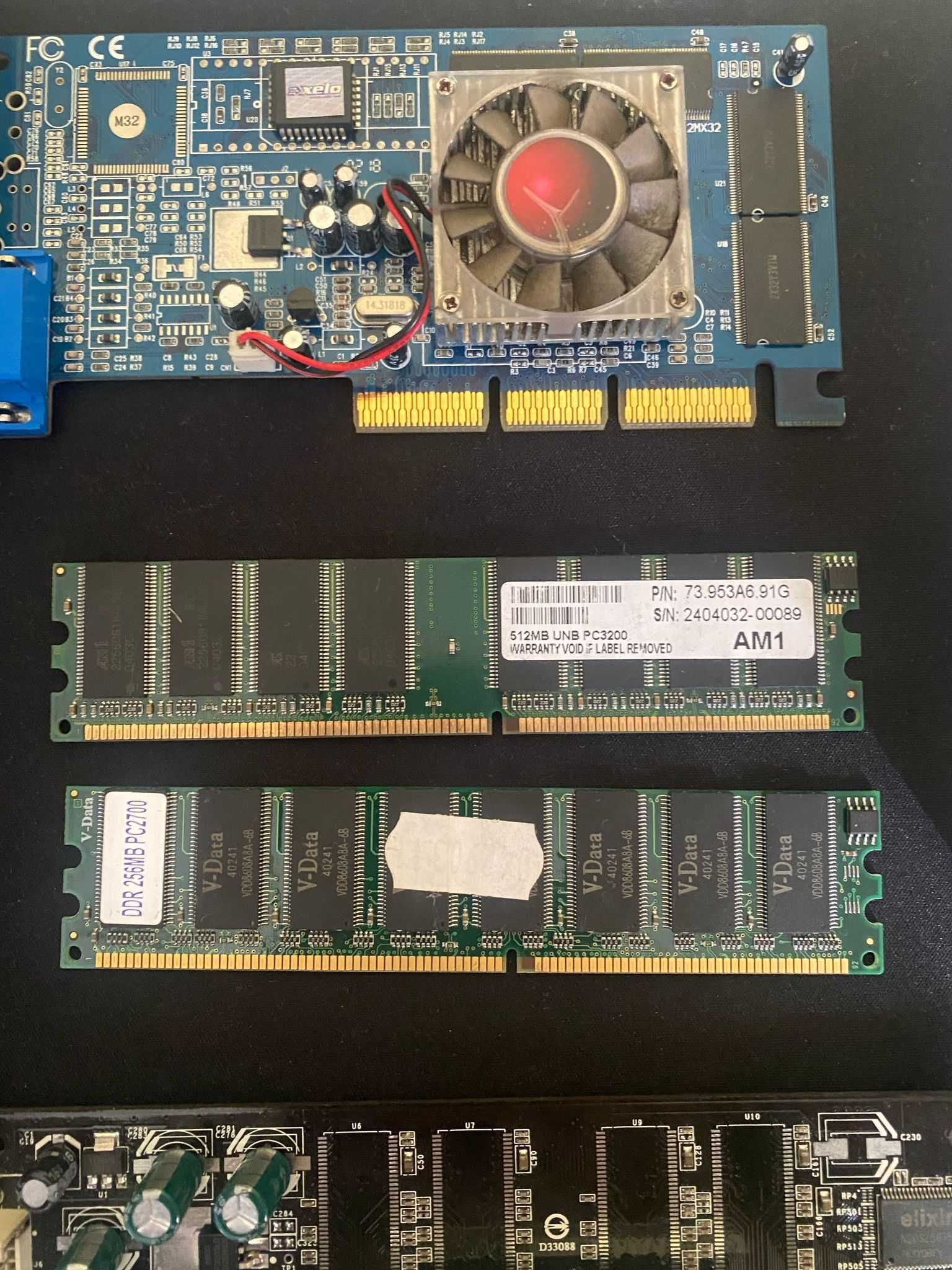 Material informático vintage (GPU, RAM, HDD, CPU, etc.)