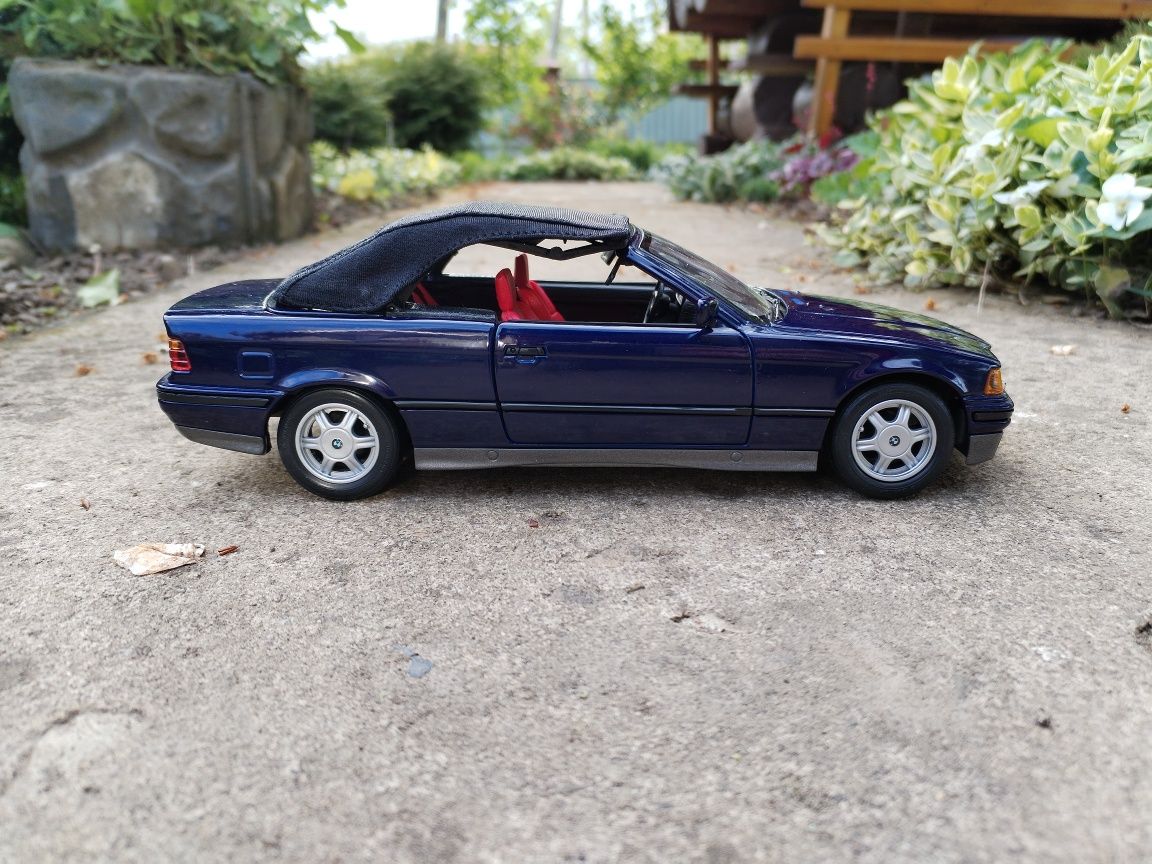 Модель BMW E36 325i Convertible 1:18 Maisto