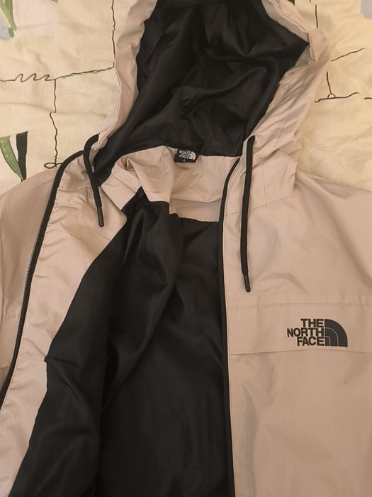 Вітровка the north face