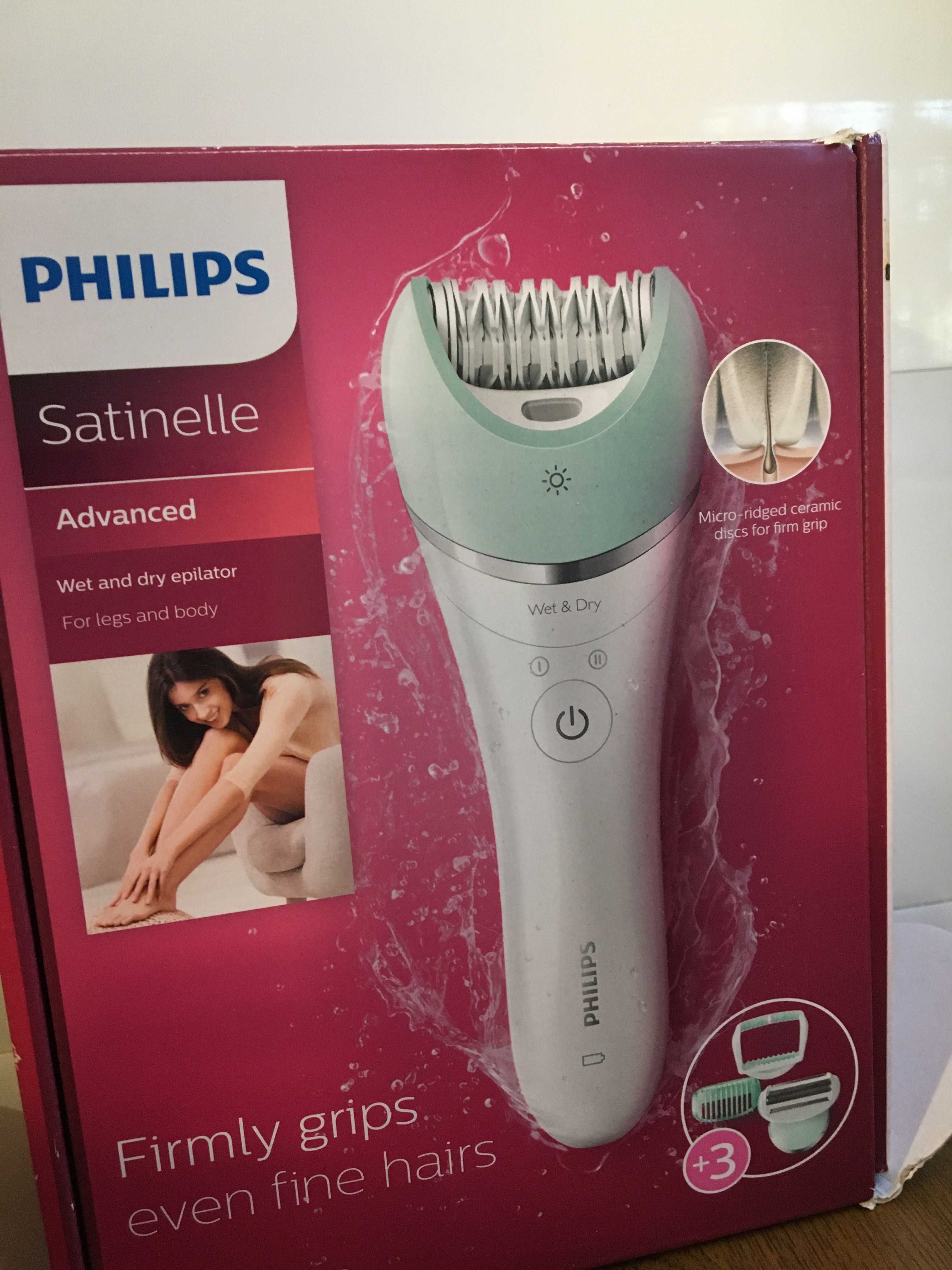 Бритва Philips с насадками