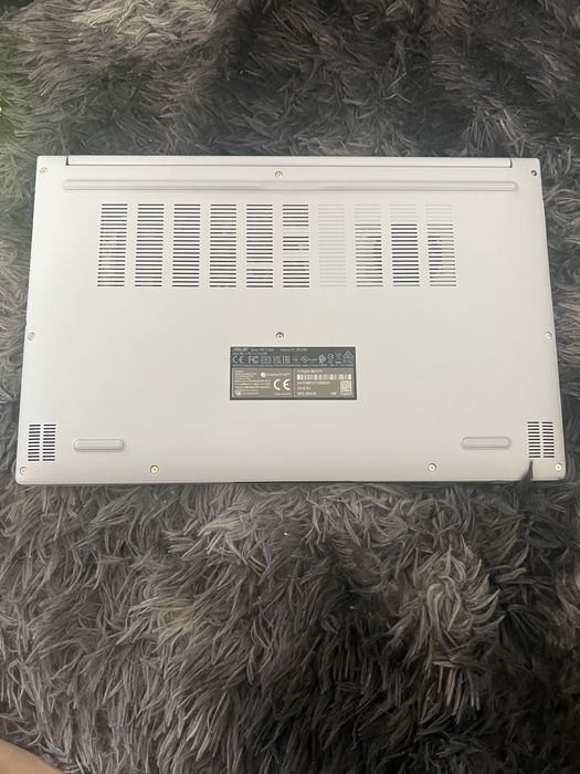 ASUS Vivobook 15