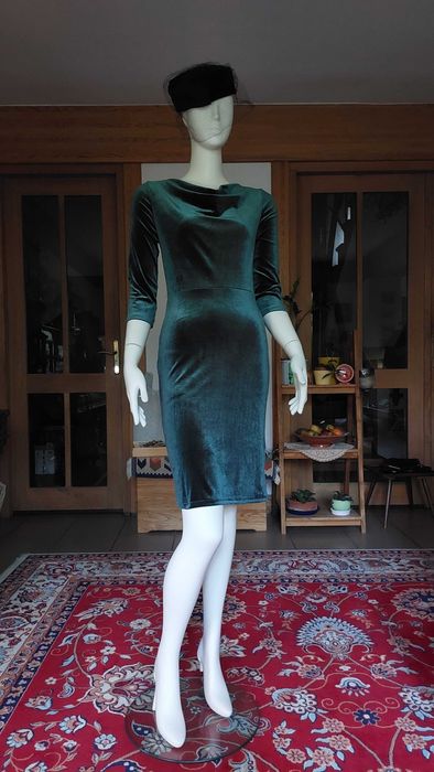 butelkowa szmaragdowa welurowa wieczorowa sukienka H&M ciemnozielona