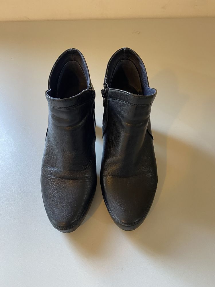 Botas pretas senhora