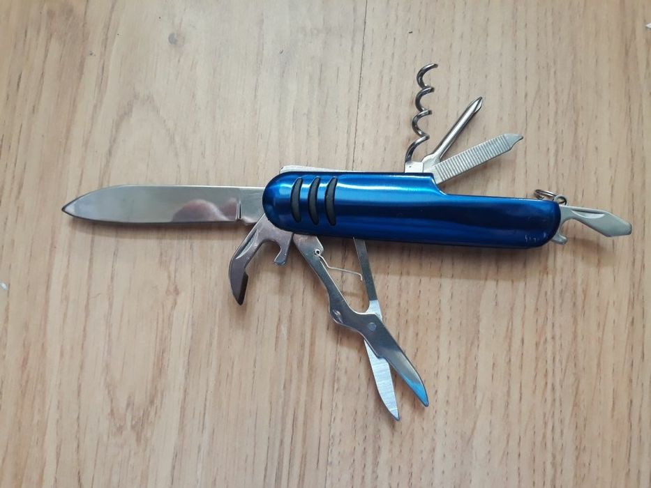 Nóż, scyzoryk wielofunkcyjny Mountain