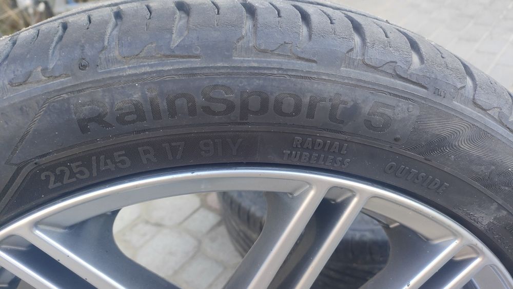 Felgi AEZ R17 ET40 5x114,3 z oponami Uniroyal RainSport 5 225/45