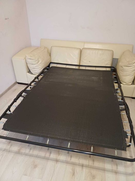 skórzana rozkładana sofa