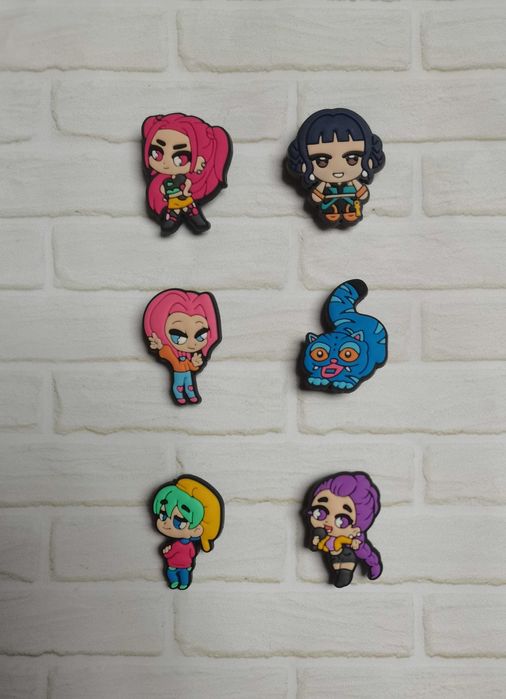 Charmsy, przypinki do butów Crocks: K-pop Demon Hunters (6 sztuk) [2]