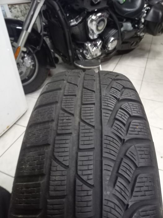 Opona zimowa 225/60r17 PIRELLI z zapasu 7mm.