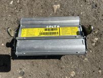 Подушка безпеки пасажира в торпедо Mitsubishi Colt 6