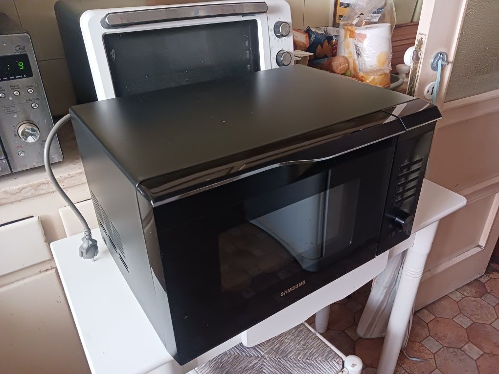Microondas Samsung semi novo
