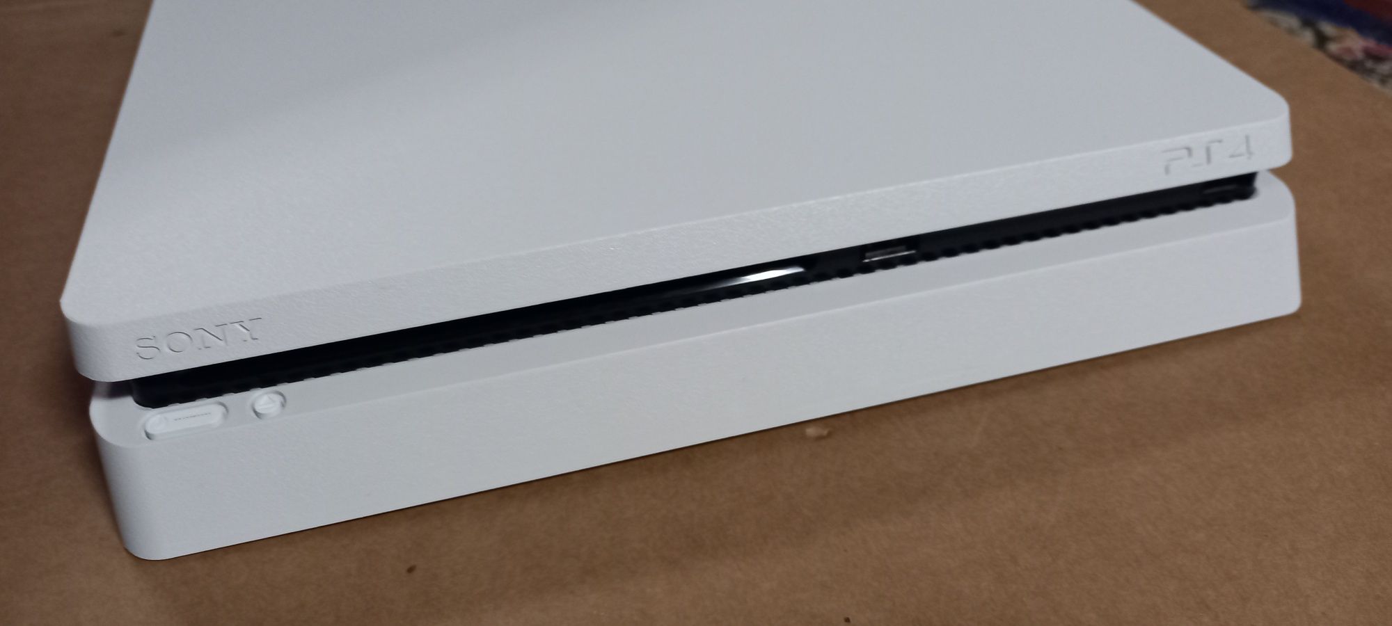 Playstation 4 slim white  625gb