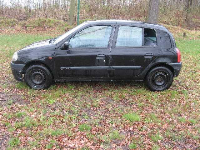 Renault clio 1149cm 2001r na czesci