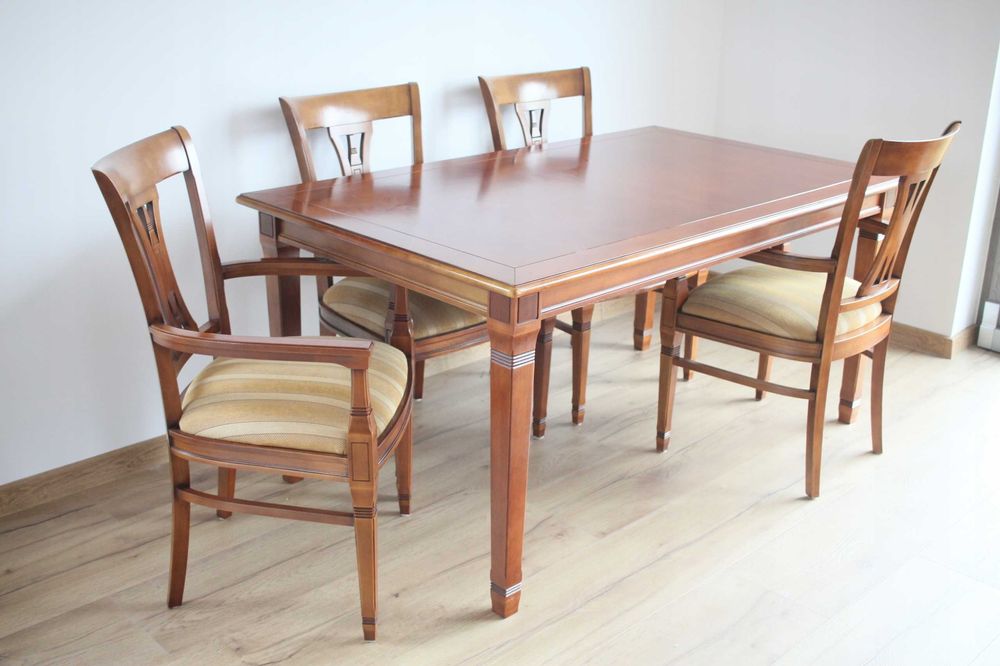 Klasyczny zestaw jadalniany  stół rozkładany krzesła z duszą drewniane