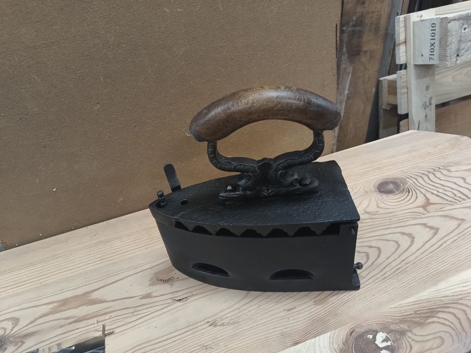 Stare zelazko zabytkowe