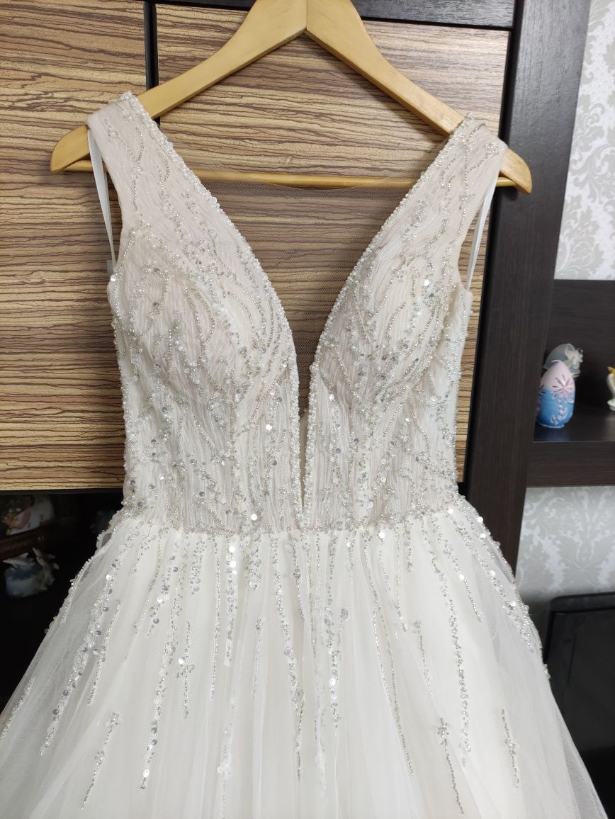 Весільна сукня Ivory Bridal Fashion