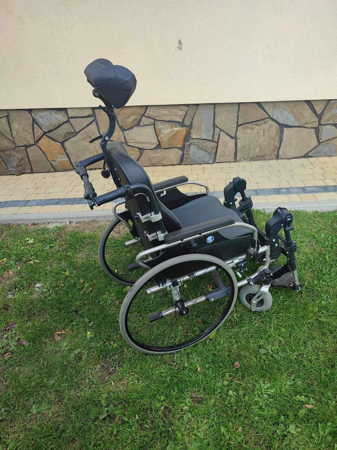 Wózek inwalidzki multipozycyjny