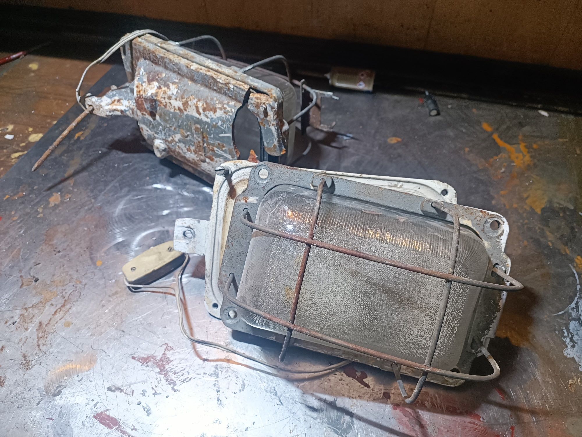 Lampa loft stra magazynowa kanałowa