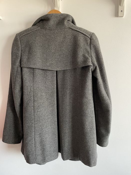 Płaszcz wełna elegancki zapinany na guziki