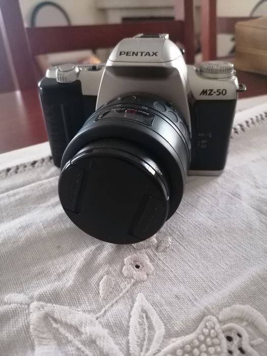 Máquina fotográfica pentax MZ-50
