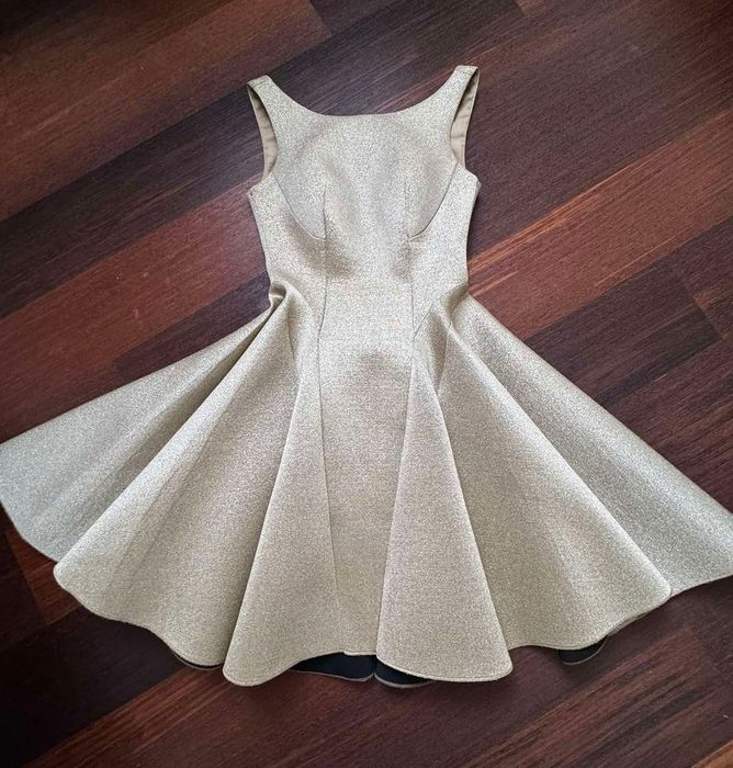 Продам нарядну сукню