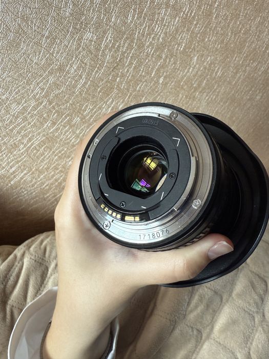 Canon EF 17-40 f/4L дуже гарний стан